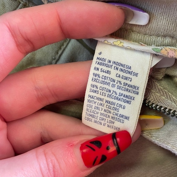 AMERICAN EAGLE | Women's Off White Stretch Shorts (SC) - Picture 4 of 5